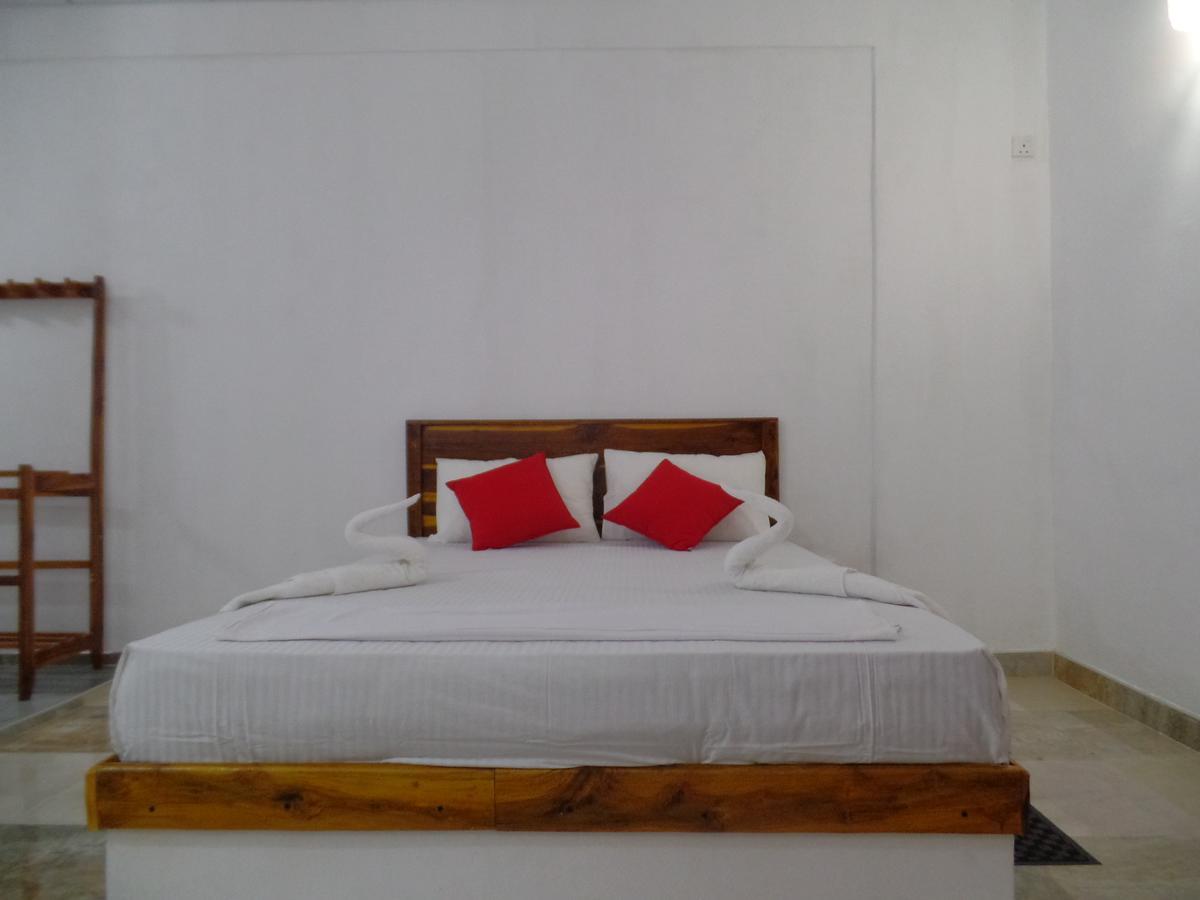 Amaya River Side Homestay Сігірія Екстер'єр фото