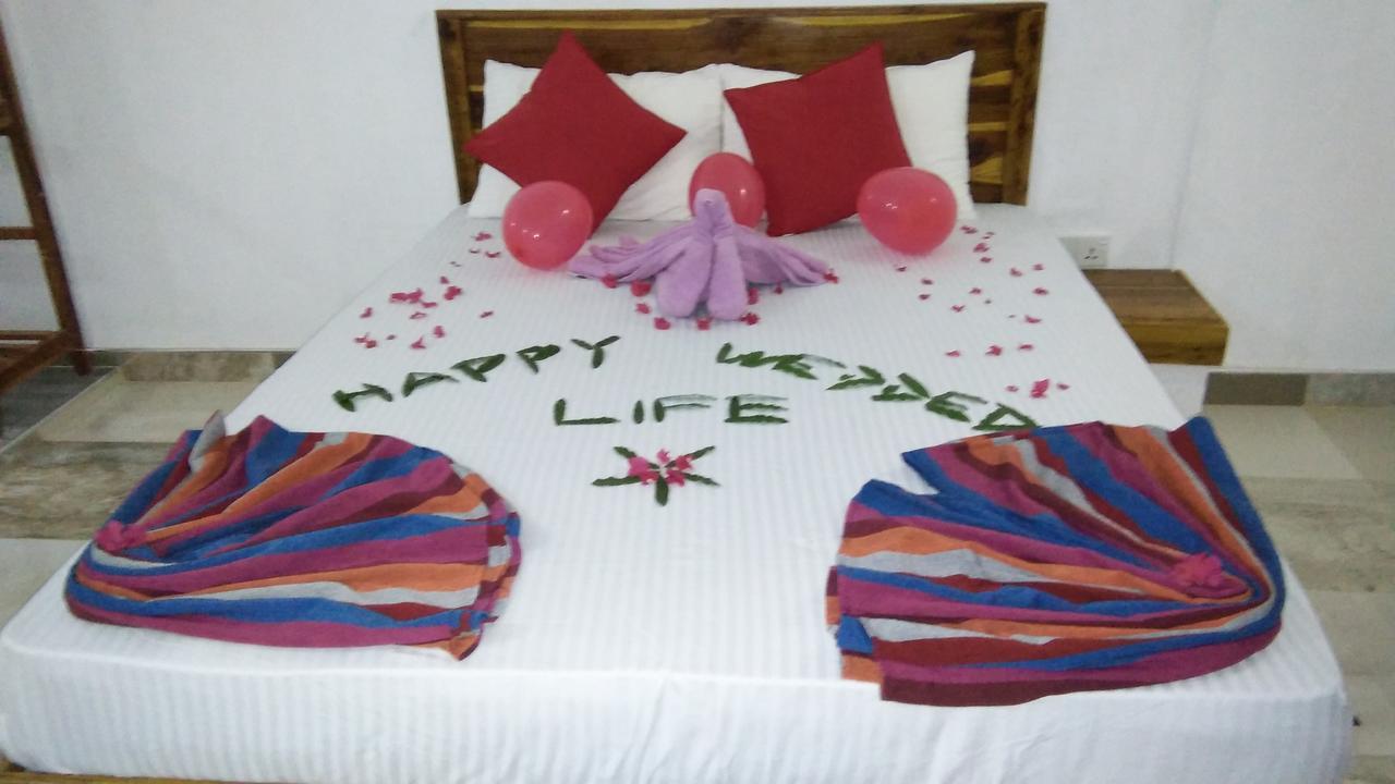 Amaya River Side Homestay Сігірія Екстер'єр фото